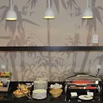 Ξενοδοχείο Golden Tulip Reiss