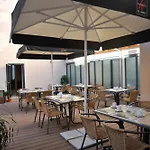 Golden Tulip Reiss מלון 4*