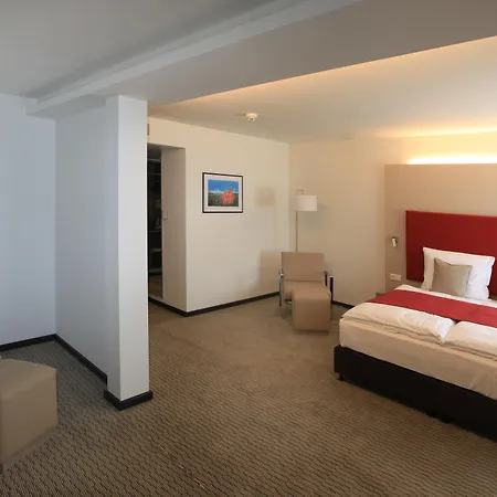 Отель Golden Tulip Reiss