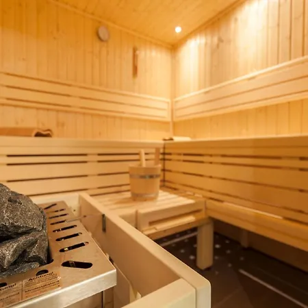 Golden Tulip Reiss Hotel 4*