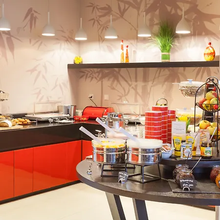 Golden Tulip Reiss Hotel