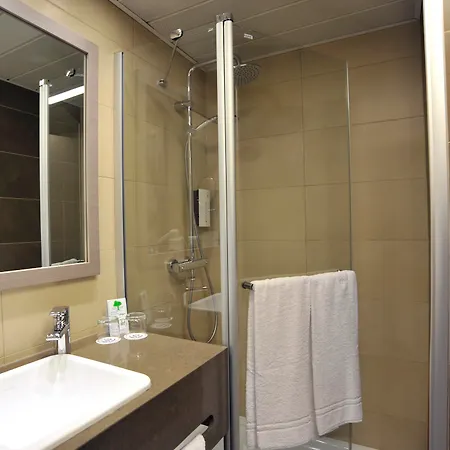 Golden Tulip Reiss Отель 4*