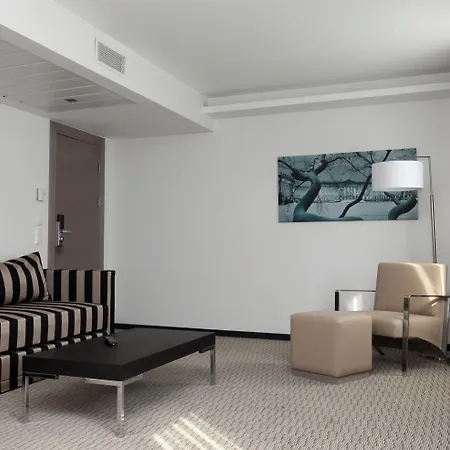 Hotell Golden Tulip Reiss