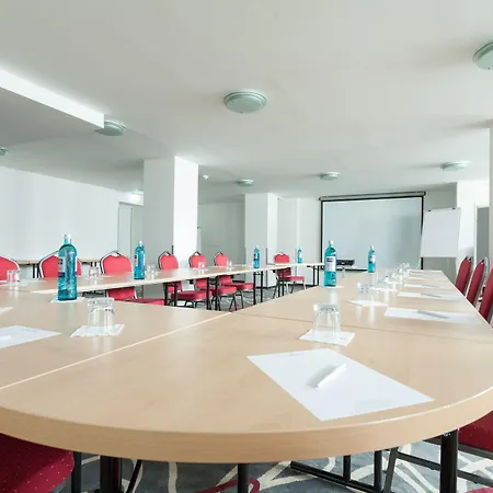 Hotel Golden Tulip Reiss 4*