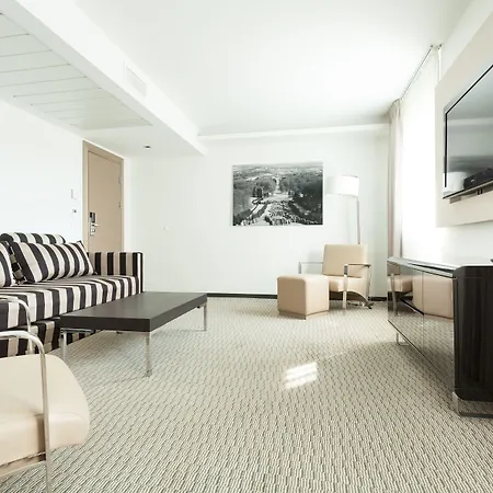 Ξενοδοχείο Golden Tulip Reiss 4*