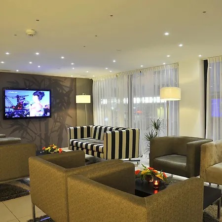 Отель Golden Tulip Reiss