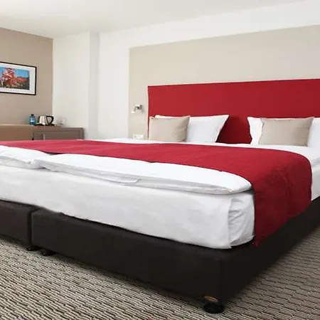 Golden Tulip Reiss Отель