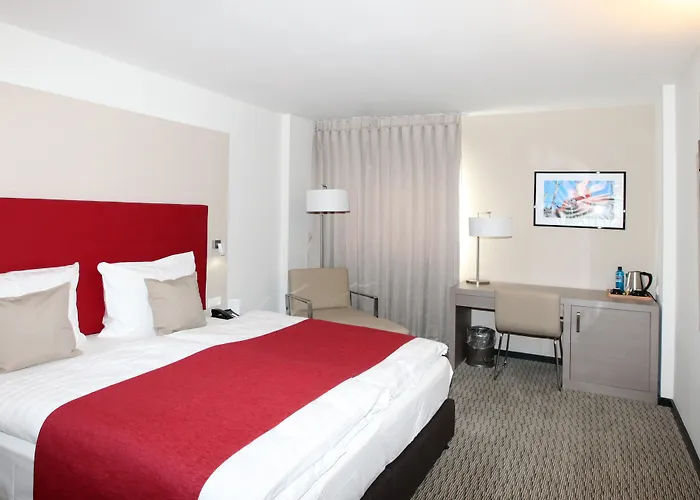 Golden Tulip Reiss Hotel 4*