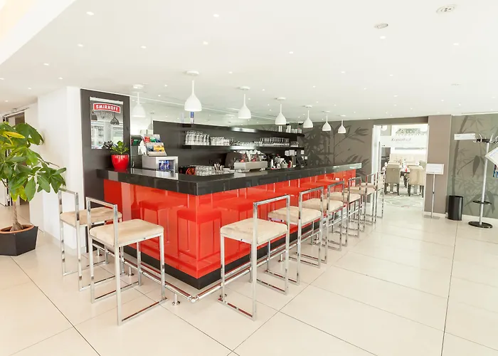 瑞斯卡塞尔金色郁金香酒店 酒店